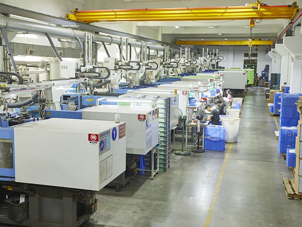 注塑成型车间